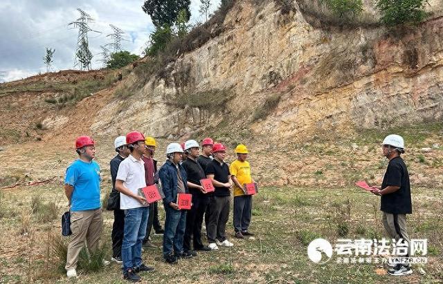 重力二阶效应重力密度中介机构中间支式挡土墙座大理市凤仪镇滑式墩坡地质灾害应急治理